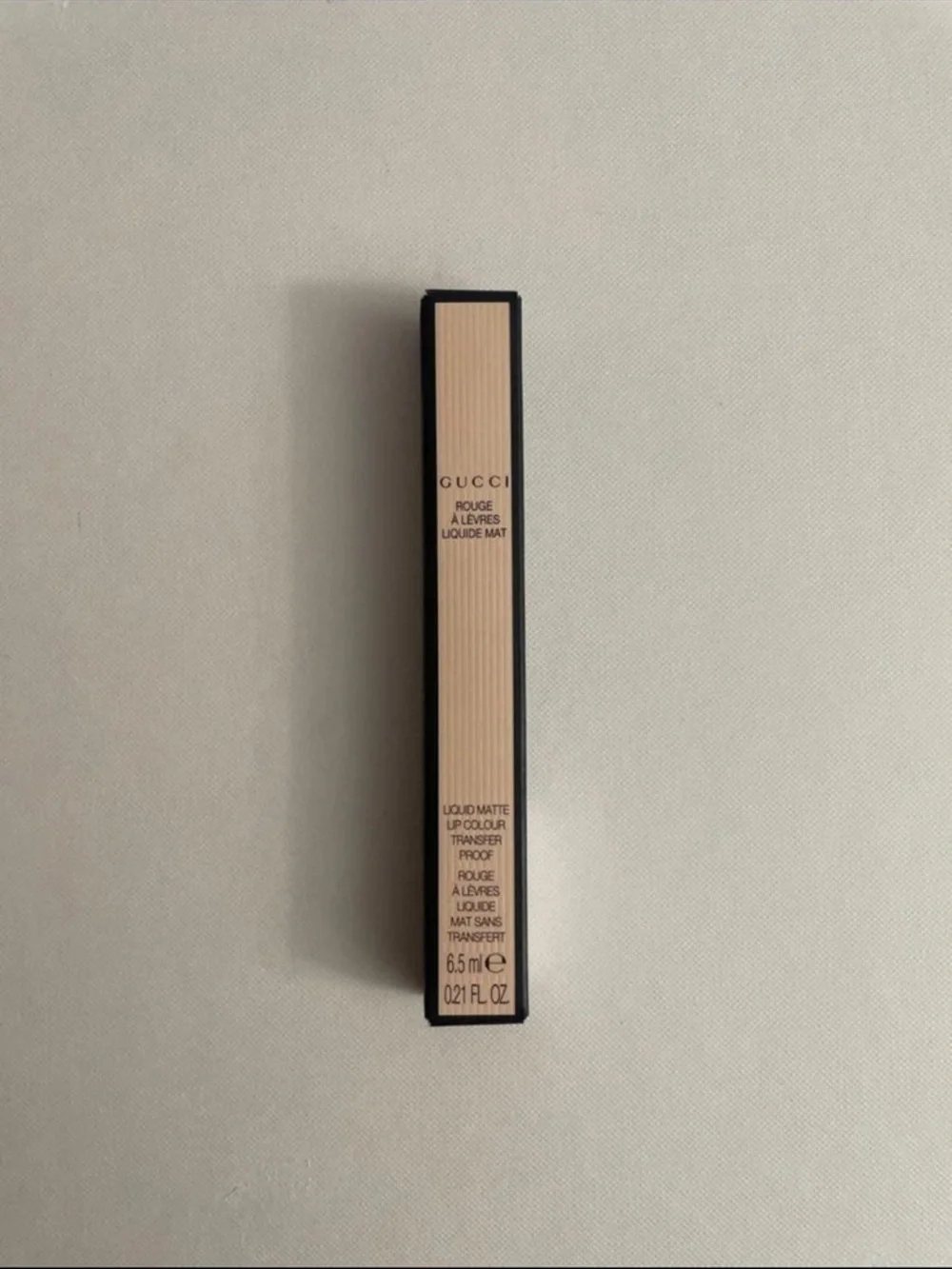Gucci Rouge À Lèvres Liquide Mat in the shade 521 Nellie Cherry NIB